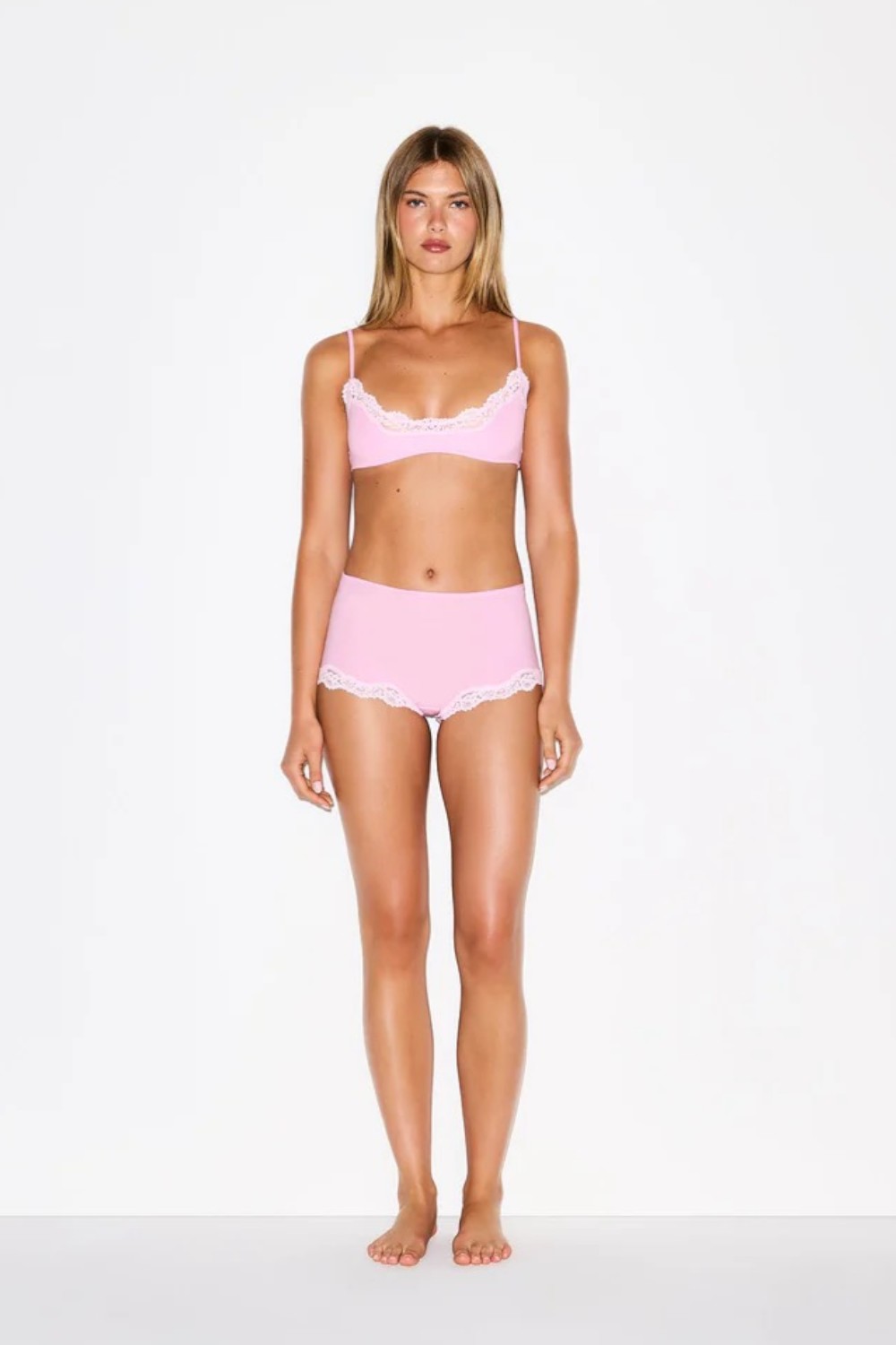 תמונת כל הלוק של BOYSHORT